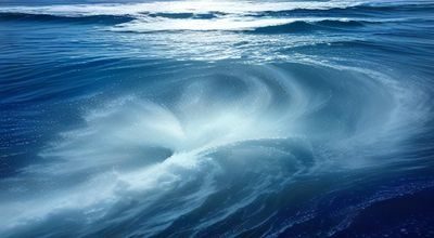 气候变化对红色沙漠影响研究，科学家在赤红沙丘前采集沙样进行分析，背景为测量仪器与数据记录本